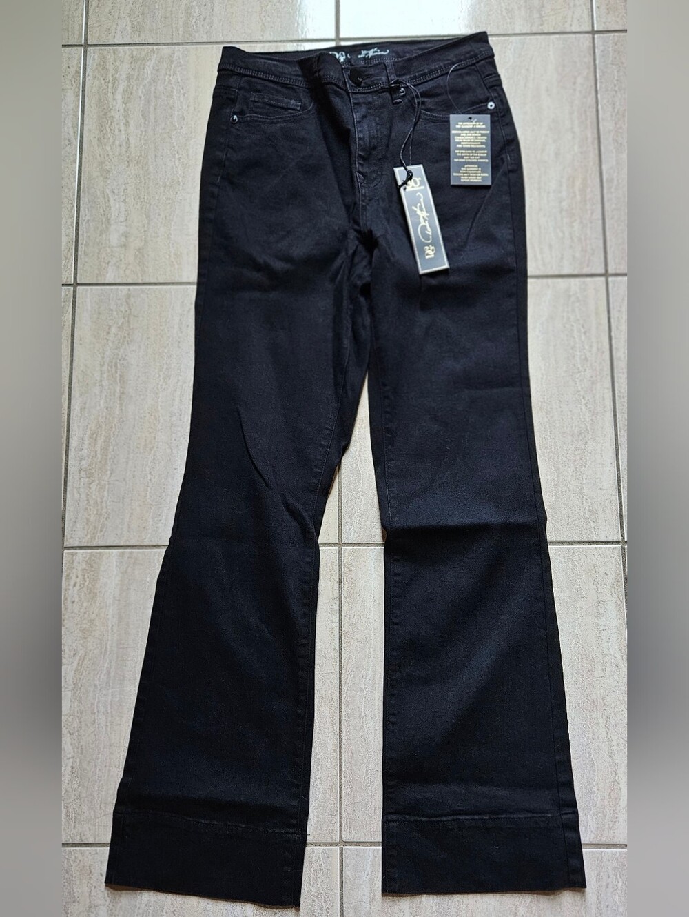 NWT DG2 Diane Gilman 30th Anniversary New Classic Stretch Bootcut Jeans